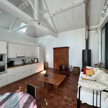 Location Charmante A Avec Terrasse Et Chemineea Feriehus *